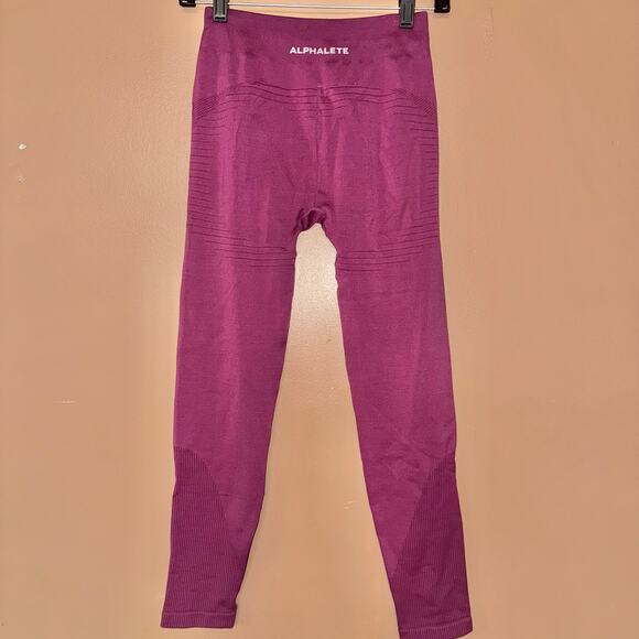 Alphalete Women's Ozone Athletic Leggings in Grape - Size Medium - Picture 1 of 8